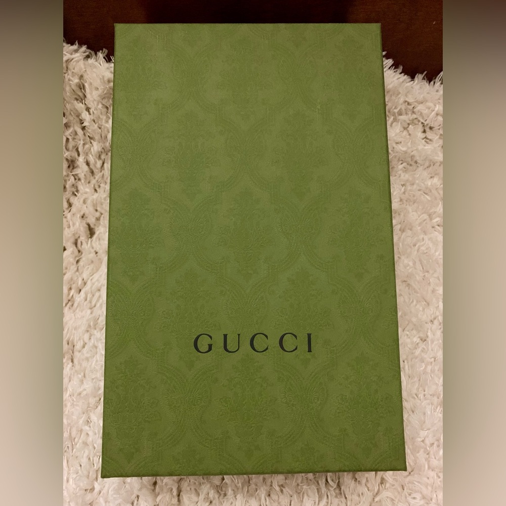 Gucci Marmont GG Padded Chevron Matelassé Flip Flop (8US/38EU; Pink) - Picture 6 of 10